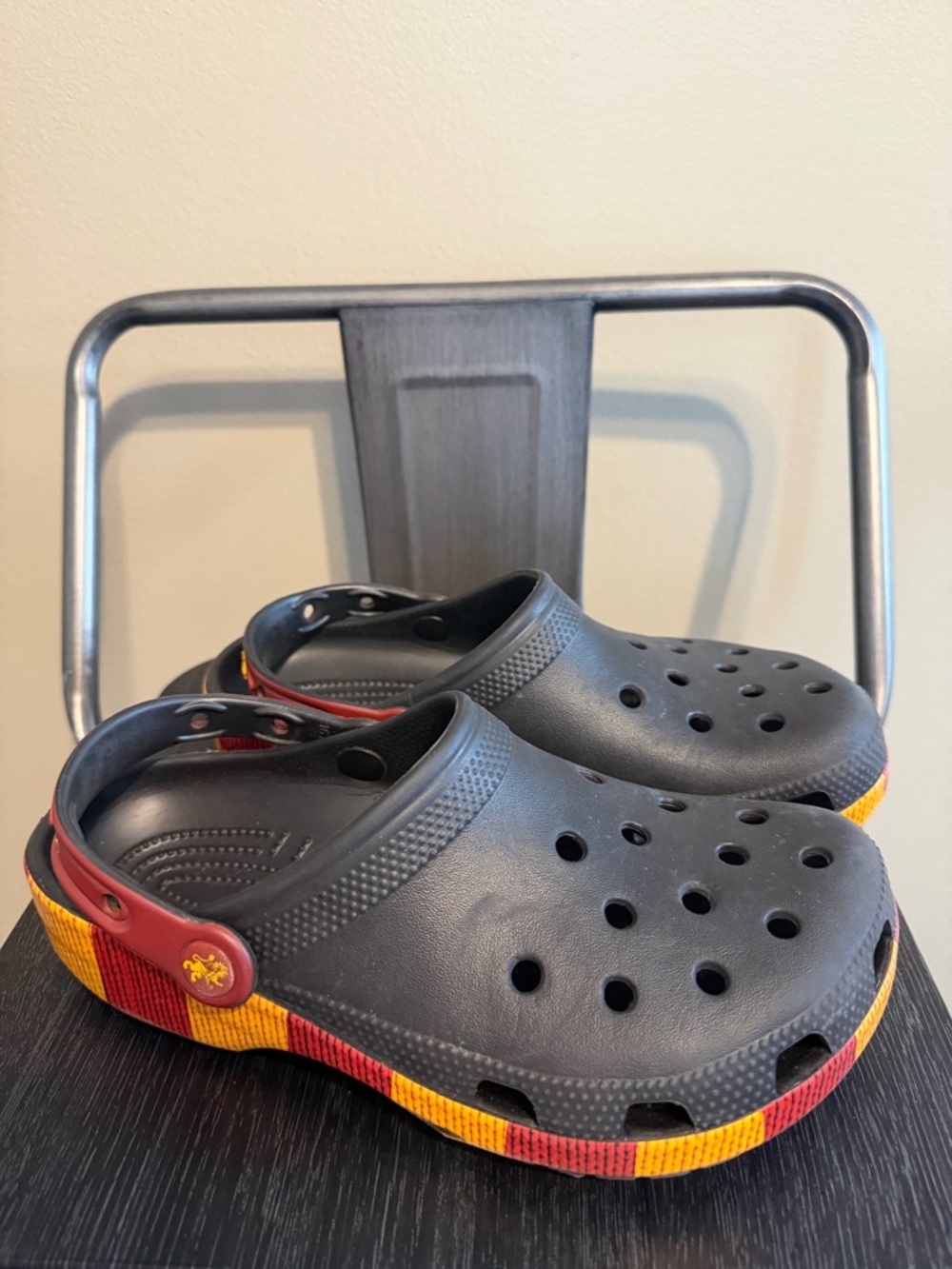 Crocs Classic Clog Gryffindor Harry Potter Black Red Yellow Womens 7 Mens 5